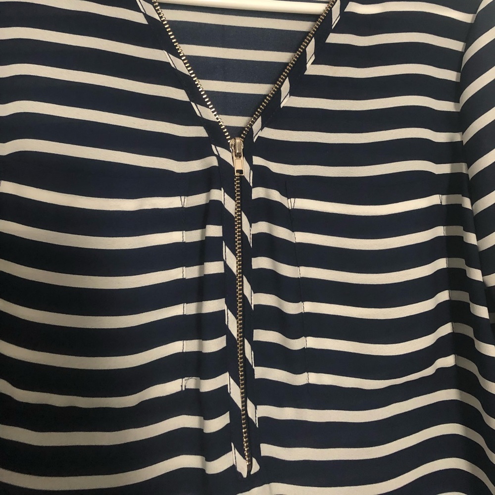 Blouse - Picture 2 of 3